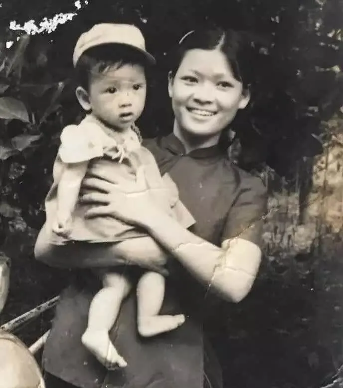 sung-nguoi-cau-noi-cua-truong-giang-khi-dan-em-cai-me-con-anh-muon-xem-hinh-me-chi-co-hinh-dam-ma-img-bgt-2021-truong-giang-1-1657635746-width688hei-1686390792-172-width688height777