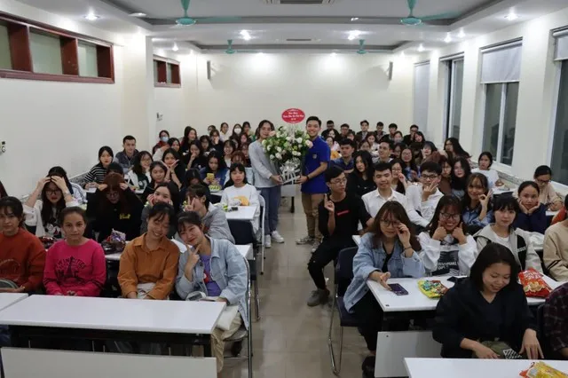 lop-truong-9-nam-hoc-gioi-thi-truot-lop-10 (3)