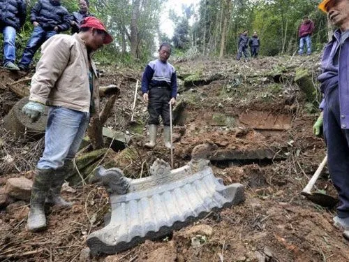 ke-trom-mo-thay-cay-lieu-deu-bo-di (4)