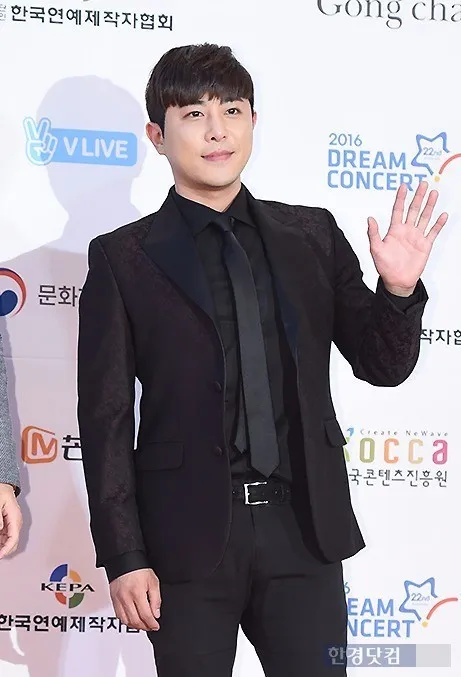 yoonhyuk-bi-bat-vi-lua-dao-20-ty-dong (5)