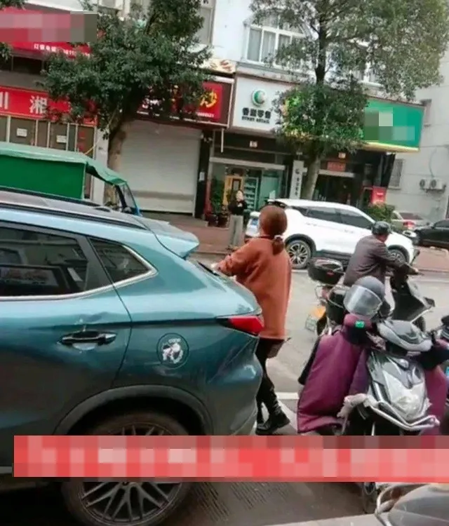 chong-noi-doi-di-cong-tac-de-ngoai-tinh-voi-tieu-tam (1)