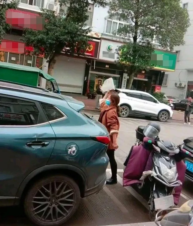 chong-noi-doi-di-cong-tac-de-ngoai-tinh-voi-tieu-tam (3)