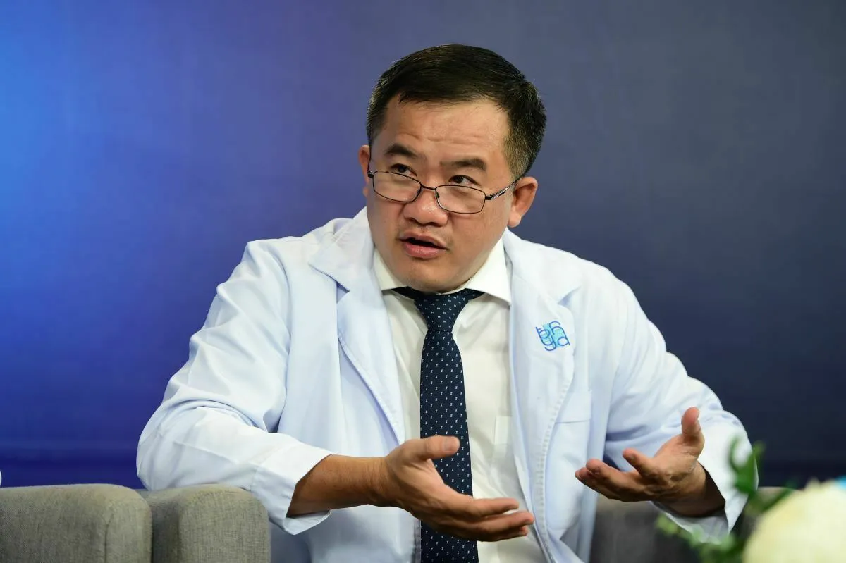 dong-nghiep-tien-dua-bac-si-nguyen-huu-phuc (3)