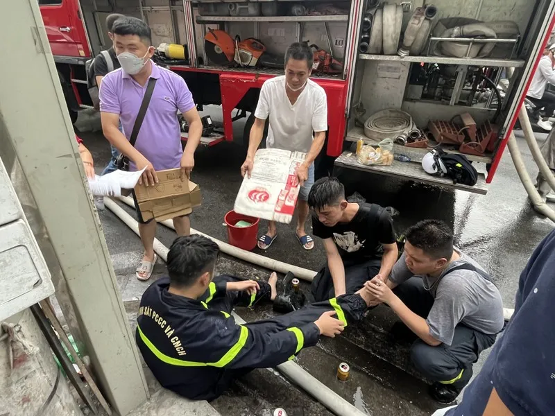 hang-xom-ke-lai-vu-chay-khien-3-chau-nho-khong-qua-khoi (2)