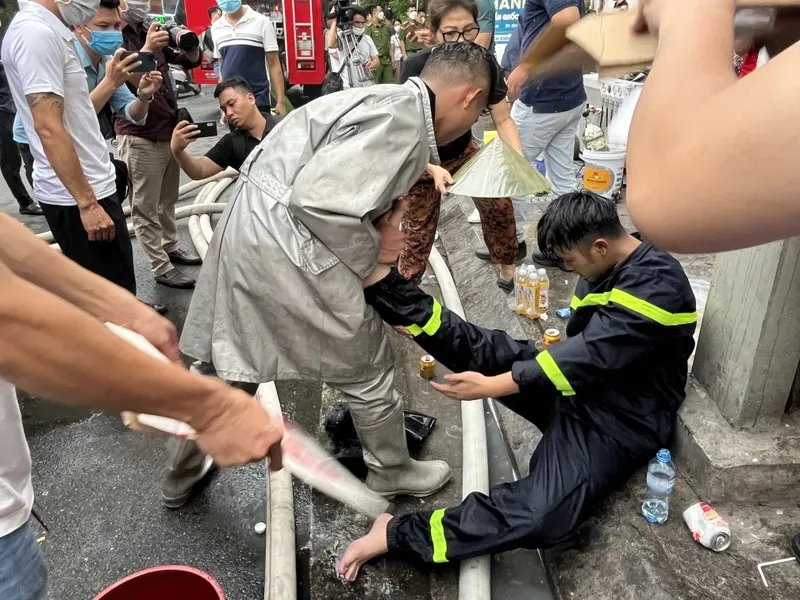 hang-xom-ke-lai-vu-chay-khien-3-chau-nho-khong-qua-khoi (3)