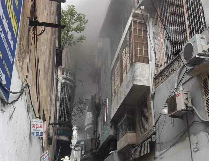 hang-xom-ke-lai-vu-chay-khien-3-chau-nho-khong-qua-khoi (4)