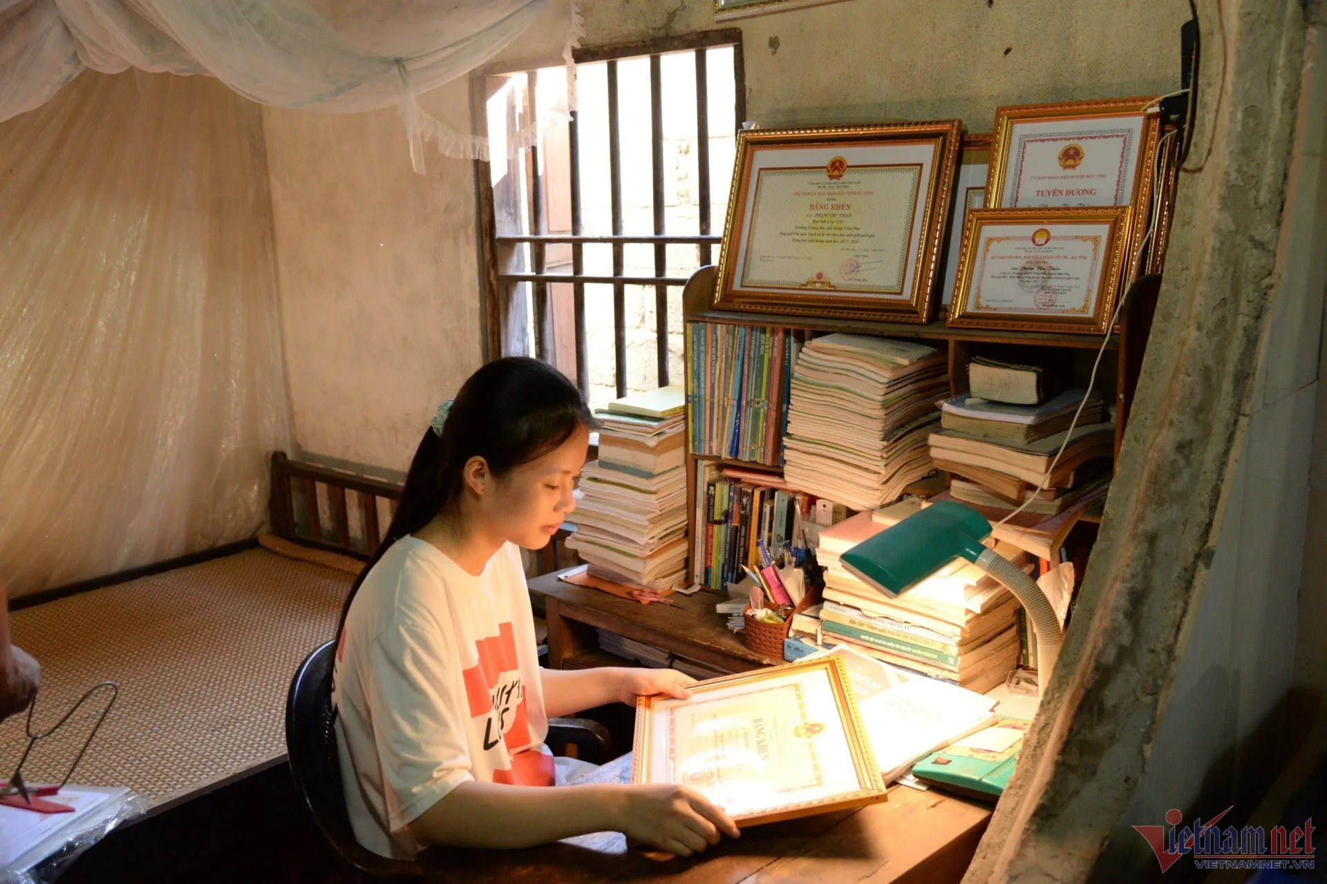 nu-sinh-duoc-4-truong-dh-tuyen-thang-nhung-khong-du-tien-hoc-phi (2)