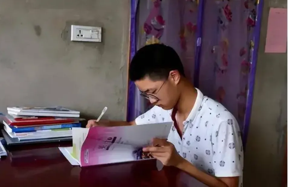 hoc-ba-thi-duoi-trung-binh-va-cau-chuyen-xuc-dong (1)