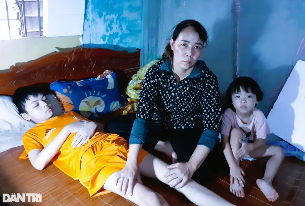 be-trai-13-tuoi-chong-choi-ung-thu-11-nam (6)