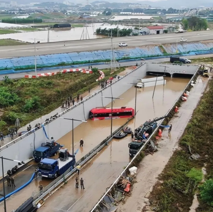 vu-ngap-ham-khien-13-nguoi-thiet-mang-tai-xe-no-luc-cuu-nguoi (6)