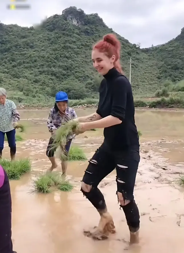 anh-nong-dan-lay-vo-tieu-thu-nguoi-y (4)