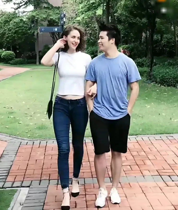 anh-nong-dan-lay-vo-tieu-thu-nguoi-y (6)