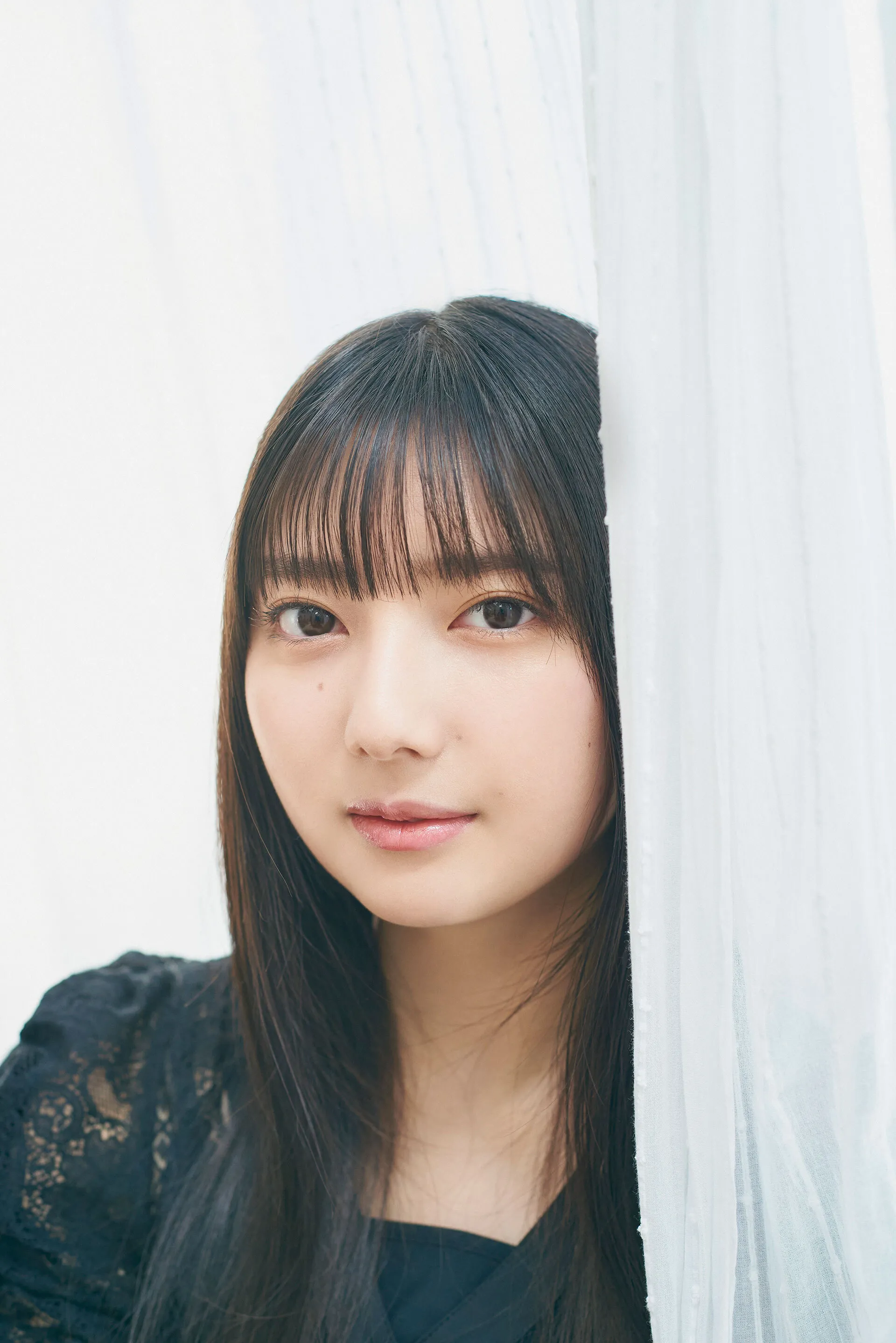 nu-ca-si-17-tuoi-bi-cho-can (3)