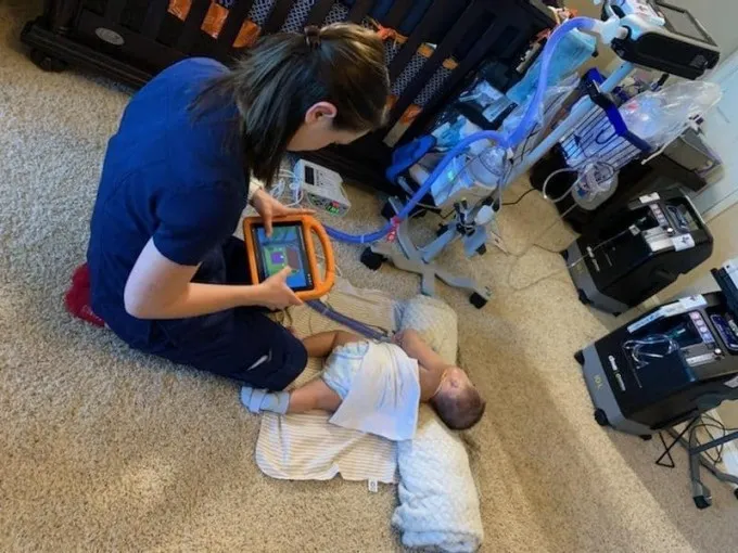 vo-chong-quach-thanh-danh-sinh-con-thu-5-4-nam-ton-40-ty-tri-benh (9)