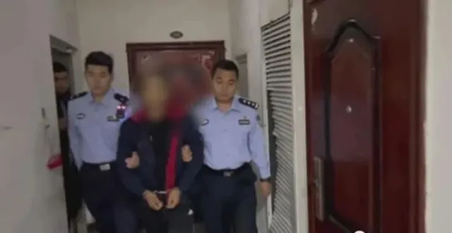 con-re-bi-bo-vo-lay-mat-3-ty-tien-tiet-kiem (1)