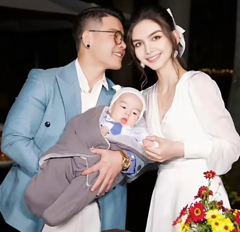 chang-trai-ngheo-lay-tieu-thu-ngoai-quoc (1)