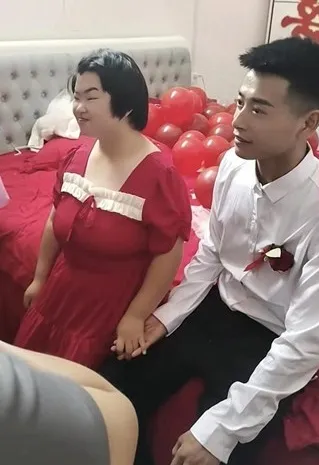 cuoi-vo-chenh-lech-ngoai-hinh-chu-re-len-tieng-thanh-minh (1)