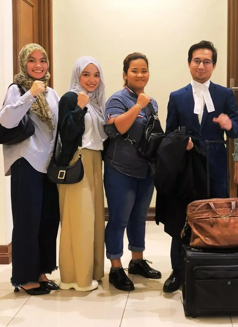 3-nu-sinh-kien-thay-giao-vi-cup-day