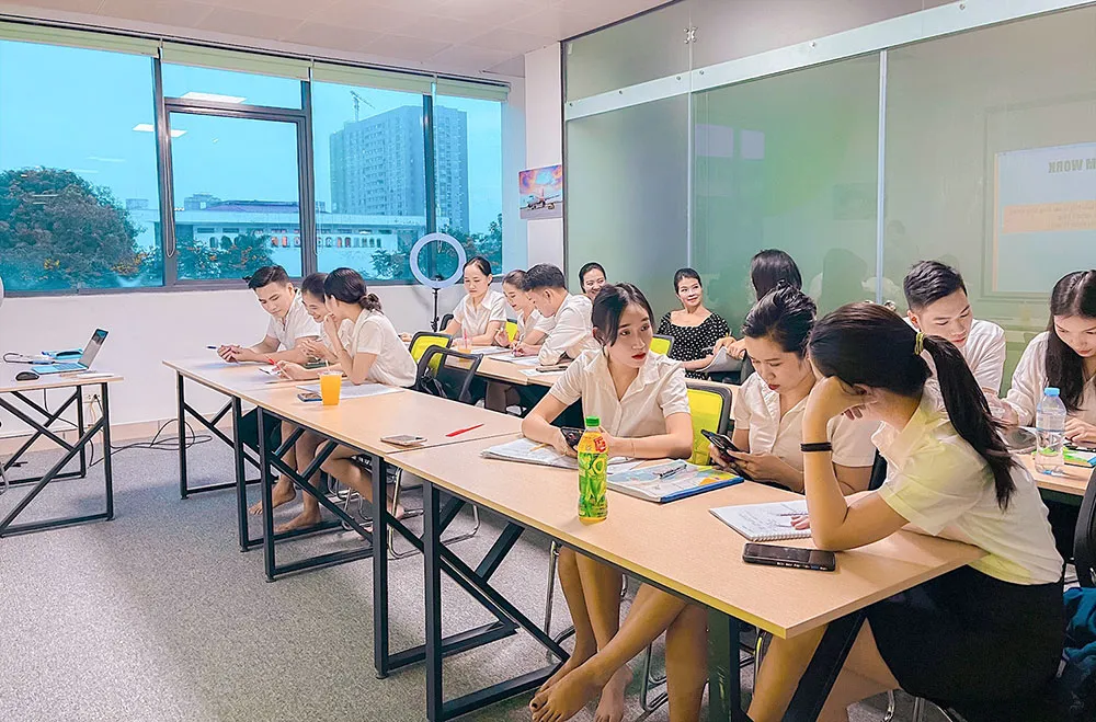 6-dieu-can-thiet-de-lam-tiep-vien-hang-khong (4)