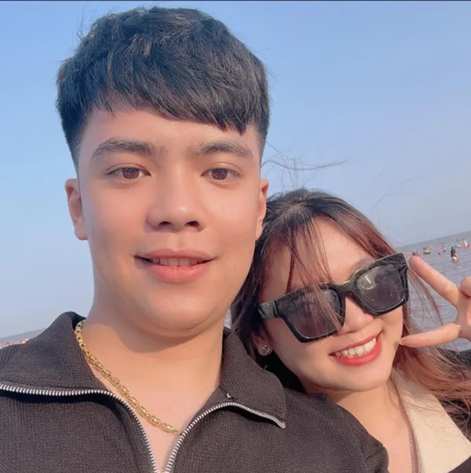 cau-hon-ban-gai-tren-san-co (3)