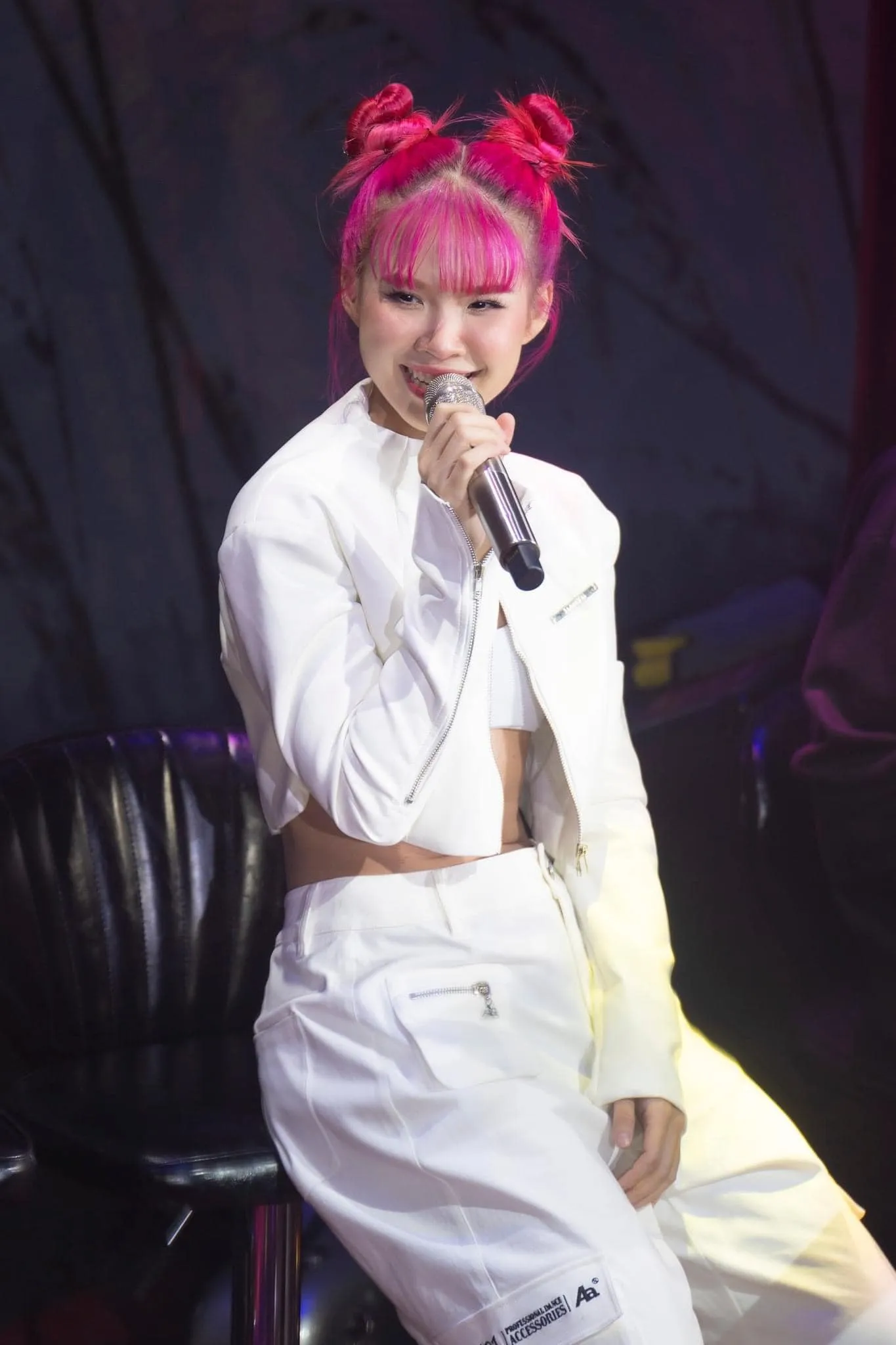 khoi-my-la-mascot-cuu-bong (1)