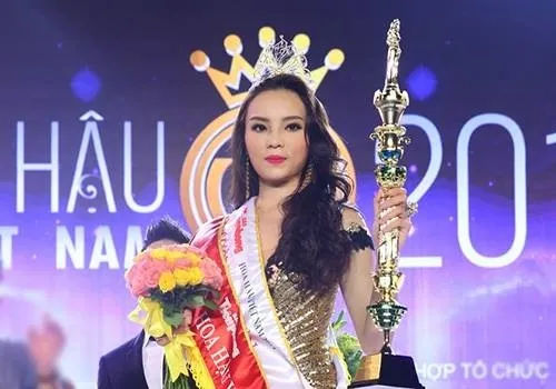 hoa-hau-ky-duyen-tung-bi-doi-tuoc-vuong-mien-gio-vuc-day (1)