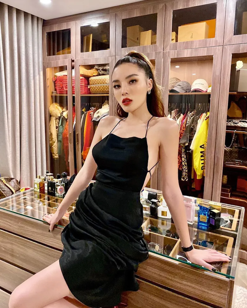 hoa-hau-ky-duyen-tung-bi-doi-tuoc-vuong-mien-gio-vuc-day (2)