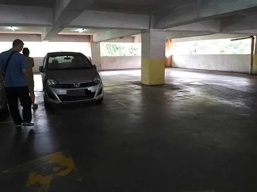 canh-tuong-ben-trong-can-nha-bi-khoa-3-thang (1)