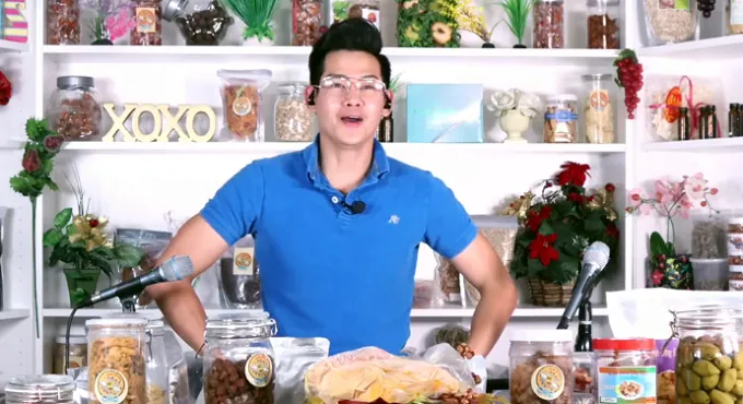 ban-than-tiet-lo-cuoc-song-cua-phung-ngoc-huy (4)