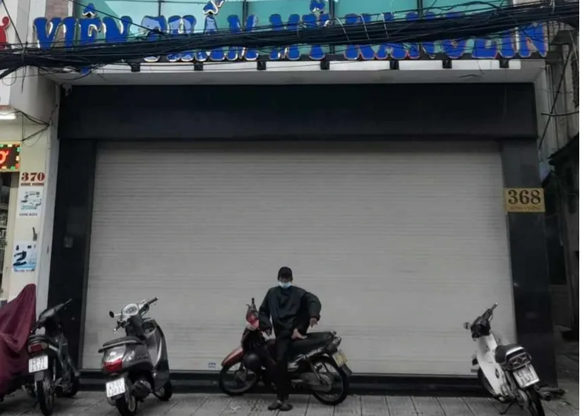 tham-my-vien-de-lao-cong-cang-da-mat-cho-khac (2)