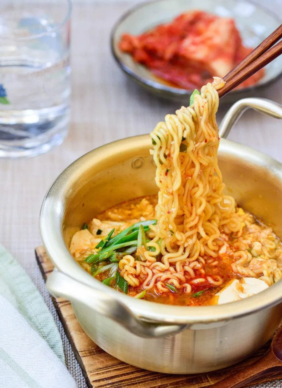 vi-sao-mi-an-lien-duco-goi-la-mi-tom (2)