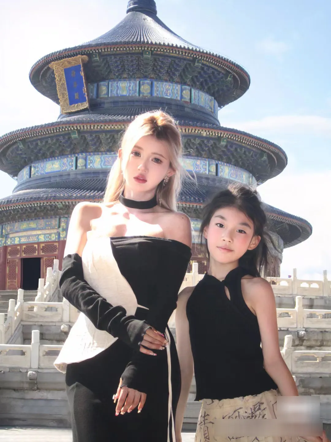 me-2-con-38-tuoi-nhan-sac-nhu-nu-sinh (3)