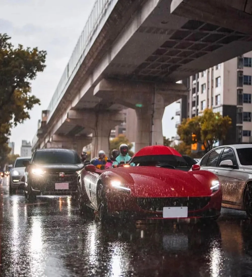 ferrari-xe-mui-tran-phai-cam-du-che (4)