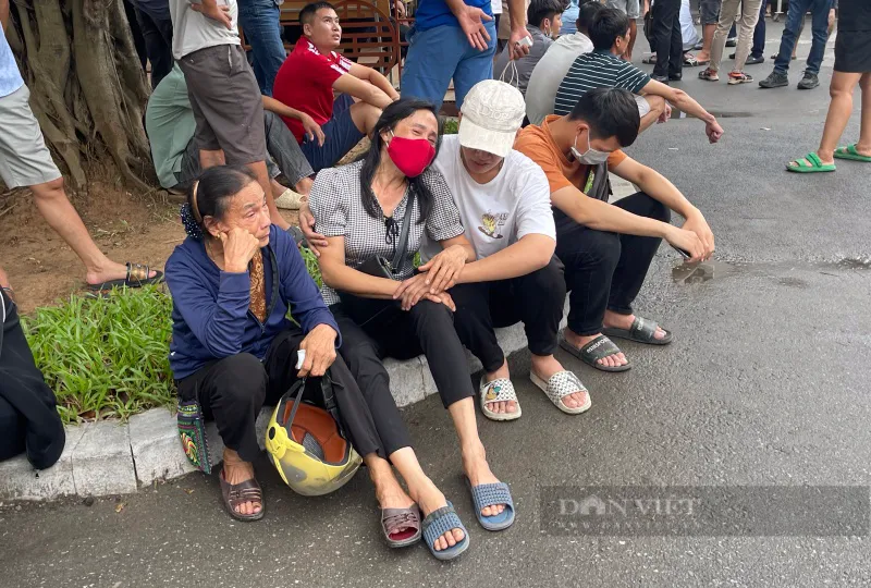 nguoi-me-khoc-nac-khi-den-nhan-dien-con-gai (1)