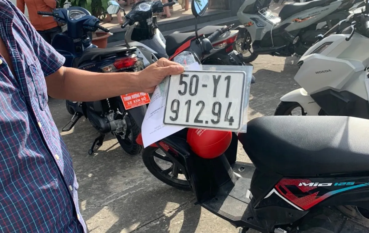 chua-doi-bien-so-dinh-danh-co-bi-phatkhong (1)