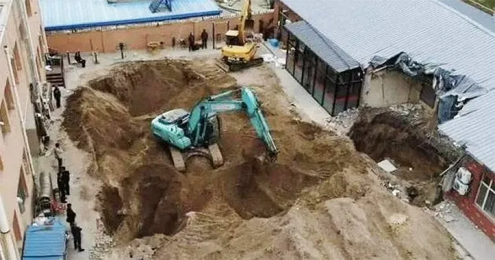 may-xuc-phat-hien-2-bo-xuong-giup-pha-an (1)