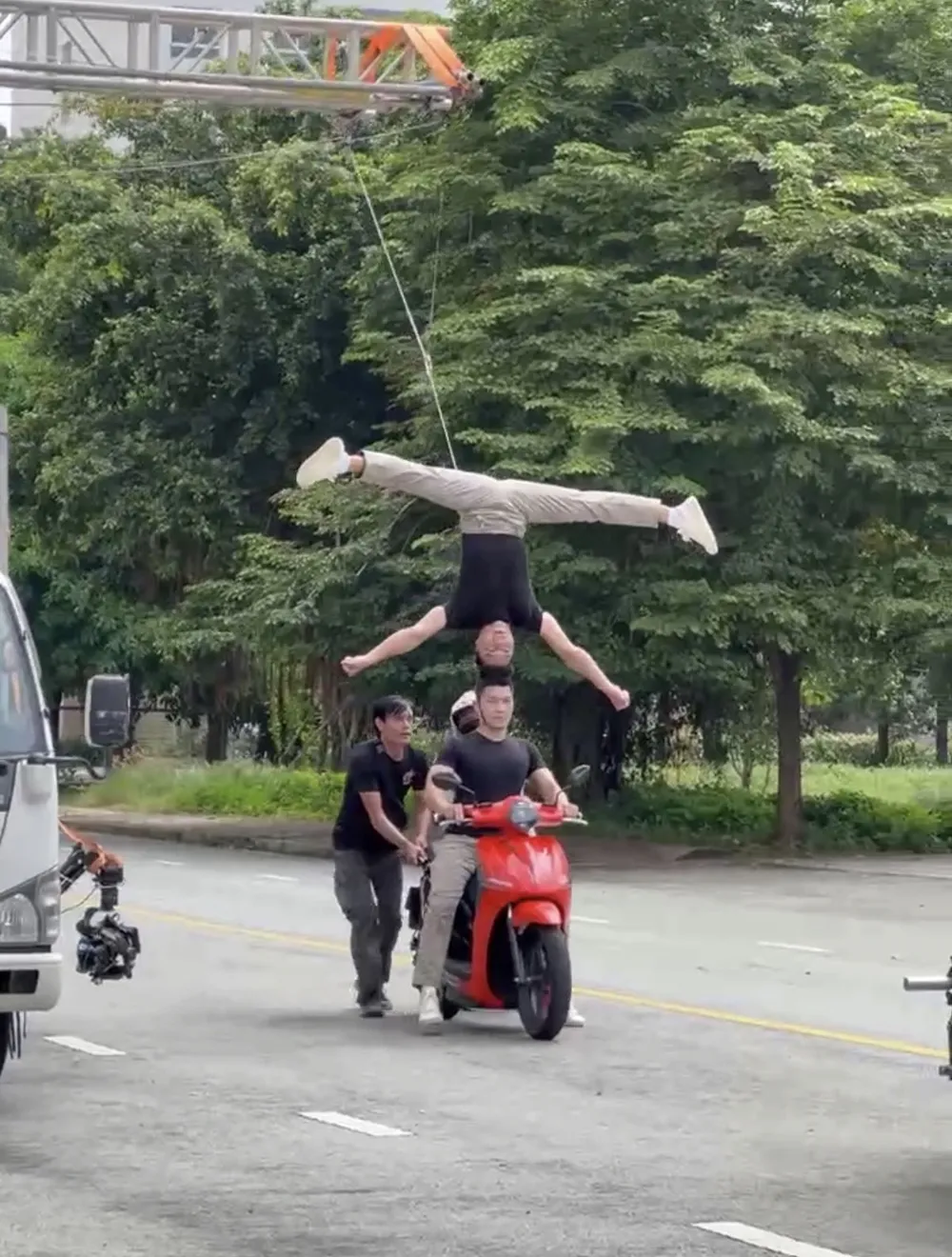 can-anh-qua-trinh-lam-xiec-tren-xe-cua-quoc-co-quoc-nghiep (3)