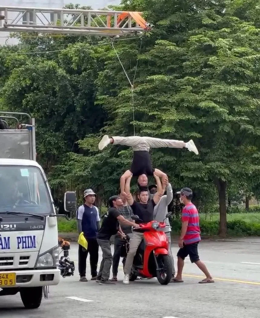 ban-chat-vu-quoc-co-quoc-nghiep (2)