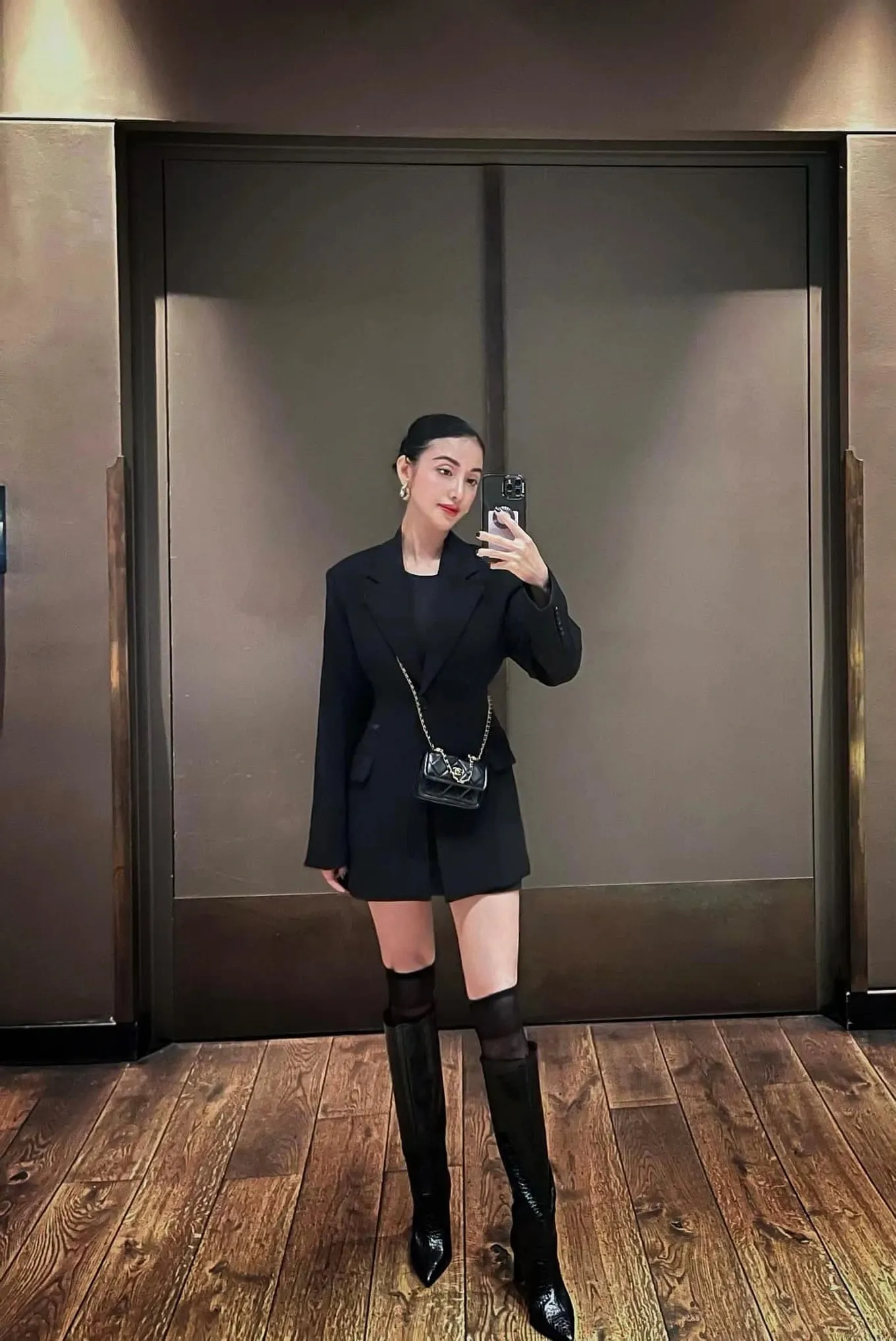 mai-ho-lay-chong-doanh-nhan-roi-xa-showbiz-con-gai-5-tuoi-xinh-nhu-hoa-hau (5)