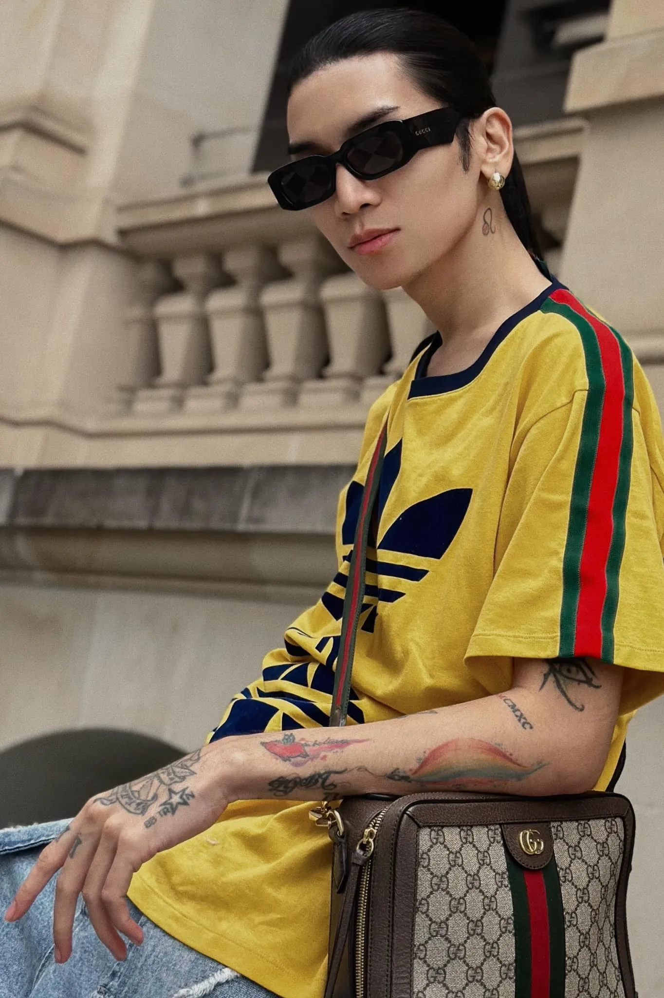 bb-tran-chuan-bi-vay-long-lay-di-an-cuoi-puka (17)