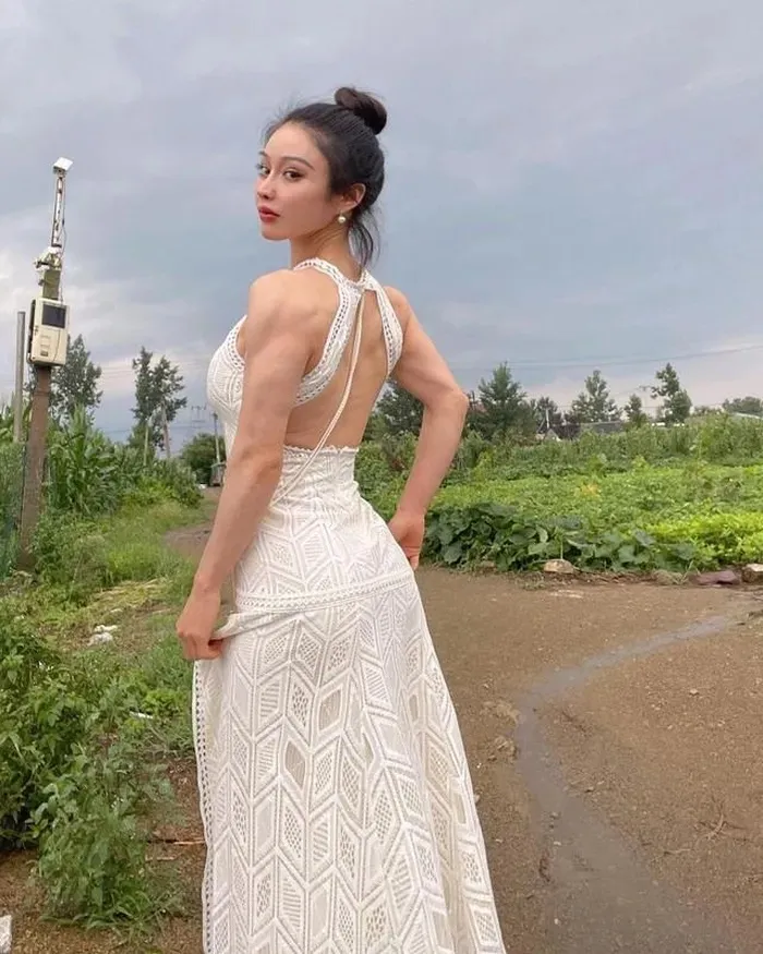 nu-bac-si-luc-luong (2)