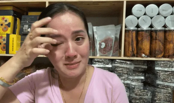 hong-loan-phuong-on-ao-hong-loan=phn=ung=ra=sao (1)