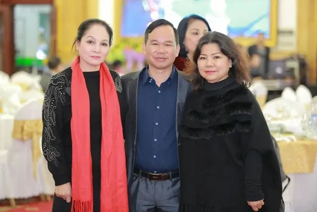 nghe -si-ha-thuy-nhan-danh-hieu-nsnd (6)