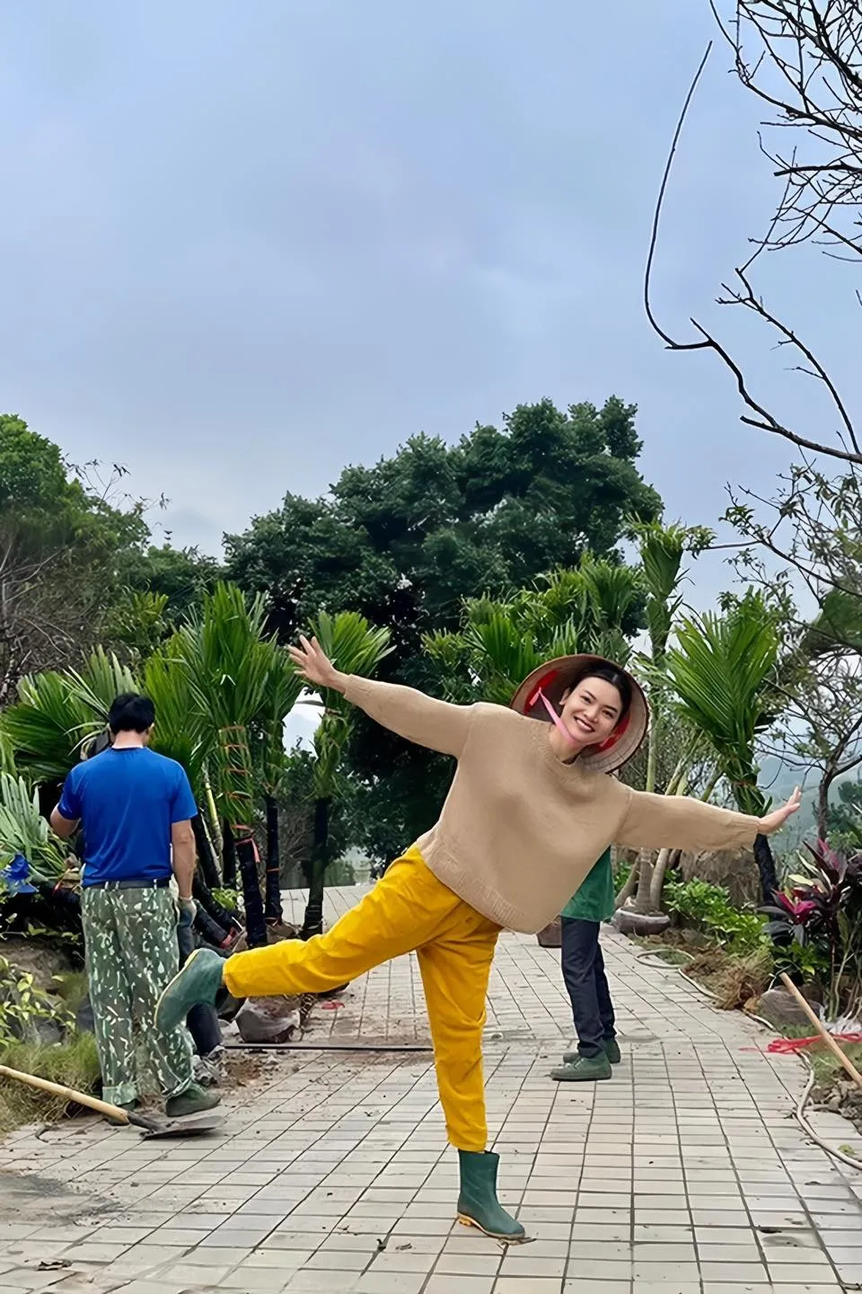 ca si pham phuong thao tre nhat duoc phong ndnd (4)