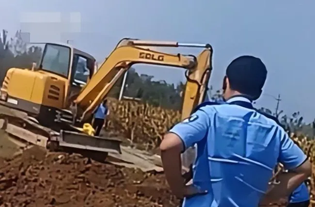 tieng chuong dien thoai tu mo cua nguoi phu nu (3)