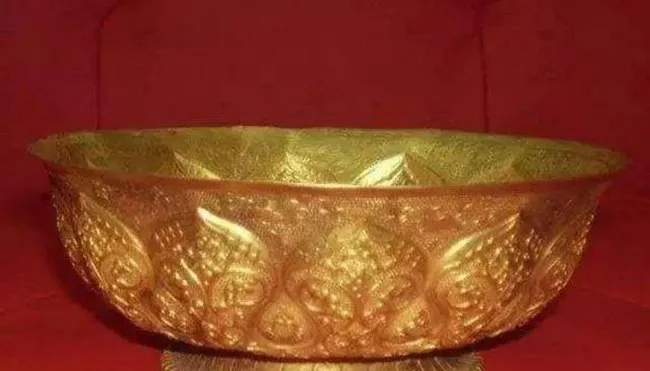 chuyen-gia-tham-dinh-do-co (2)