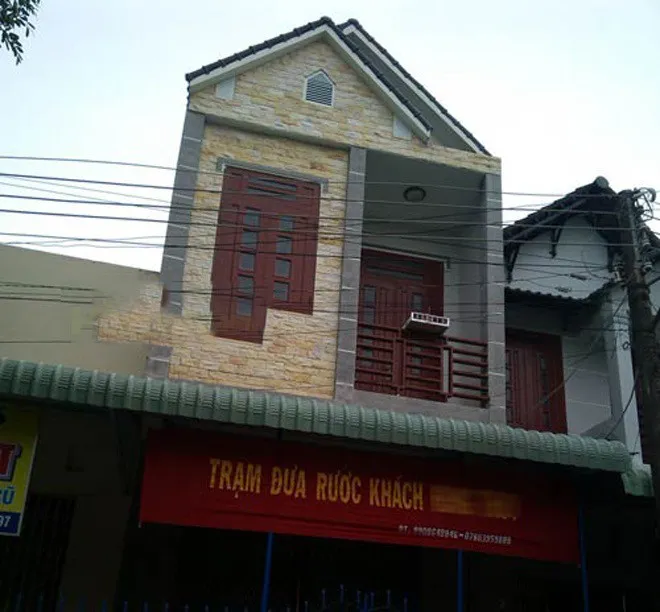 nguoi-phu-nu-trung-so-doc-dac (1)