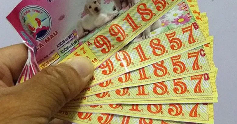 nguoi-phu-nu-trung-so-doc-dac (2)