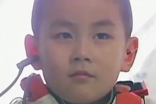 be trai 3 tuoi khong biet noi bong cat tieng (1)