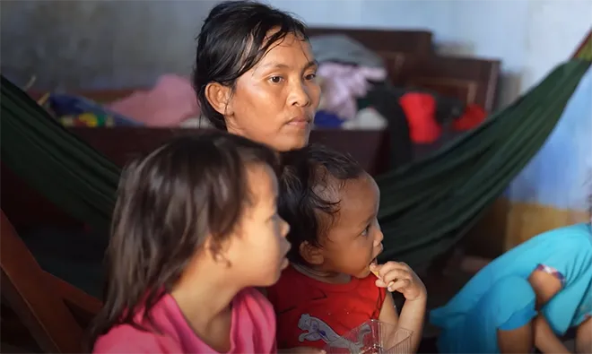 me-don-than-nuoi-6-nguoi-con (2)